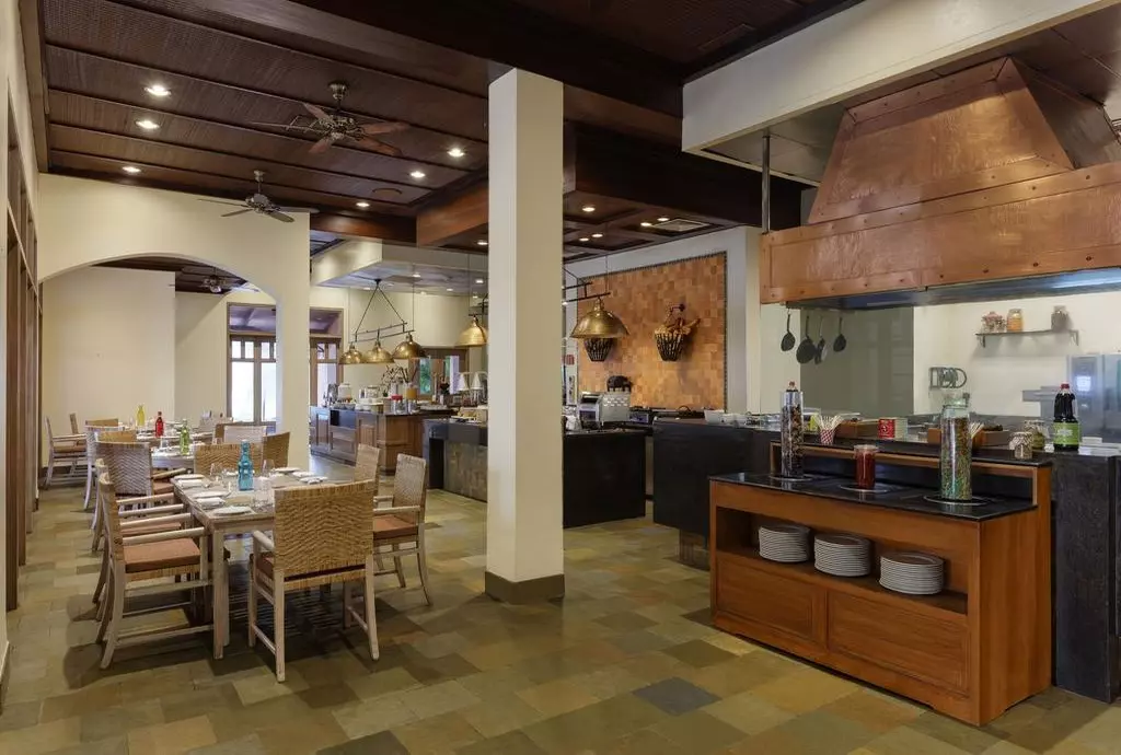 Hotel ITC Grand_shabavizparvaz_16.jpg